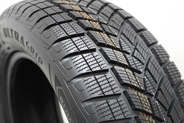 Зимові шини Goodyear UltraGrip Performance+ SUV 225/50 R19 100V XL-зображення-3