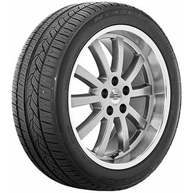 Всесезонні шини Nitto NT421Q 225/65 R17 106V